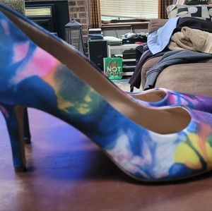 Size 11 BCBGeneration Multi-Color Pumps